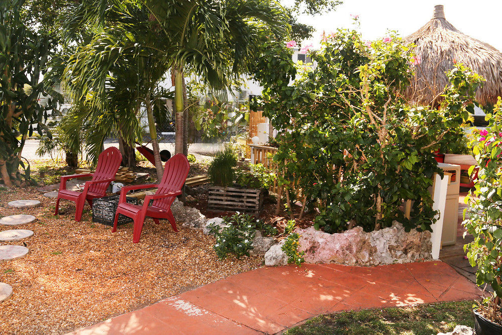 Conch On Inn Motel Tavernier Exterior photo